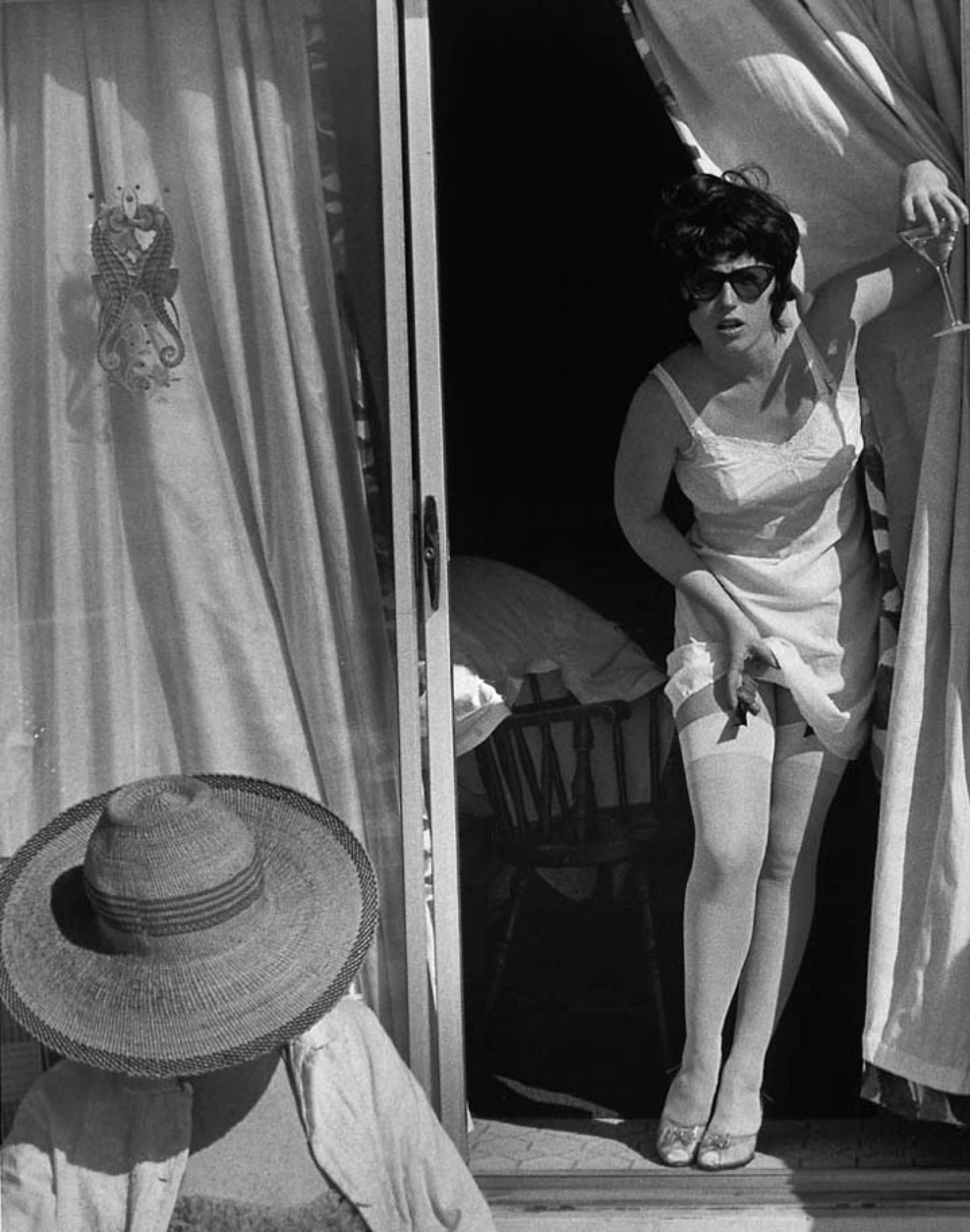 【Untitled Film Stills】 Cindy Sherman Cindy Sherman: Untitled Film Still #14, 1978 © Cindy Sherman