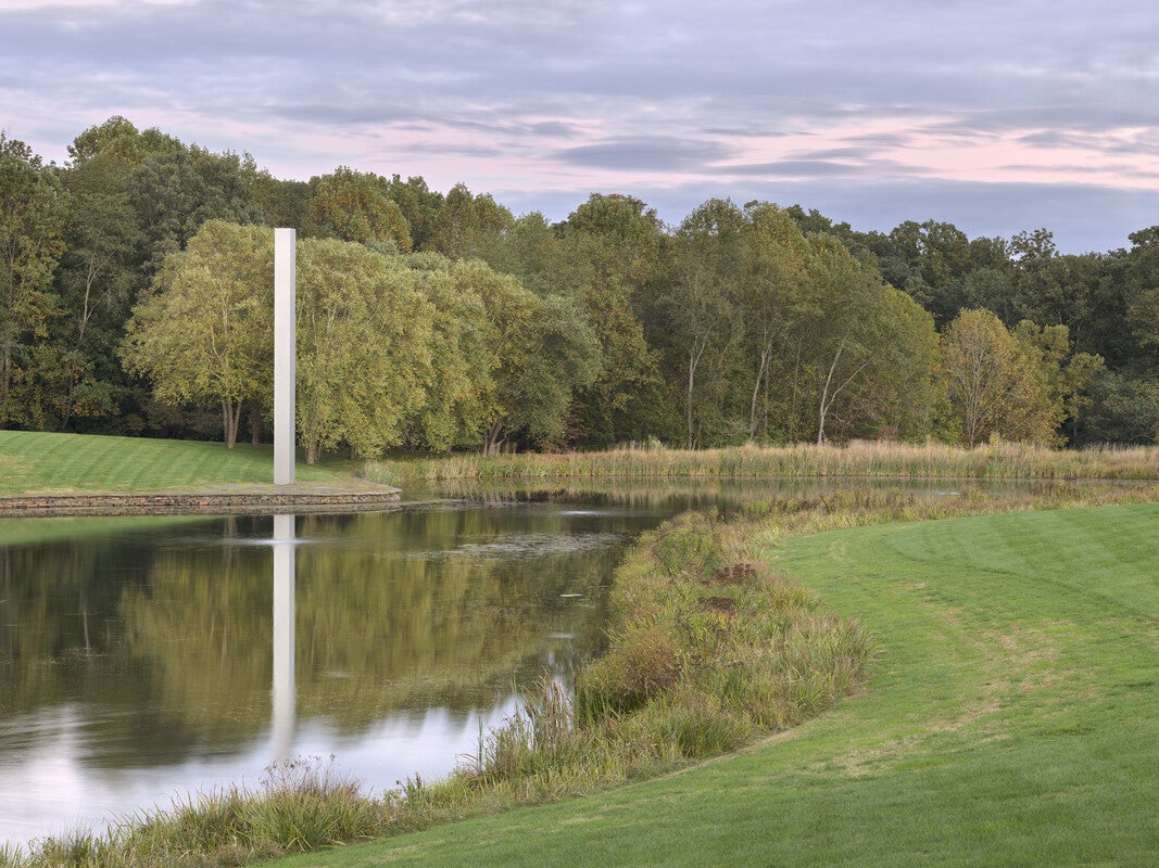 RS43127 KELLY SCULPTURE 07A scr